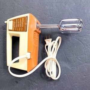 General Electric Vintage Yellow Hand Mixer D1-M22 Works Made in USA